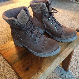 Universal thread boots